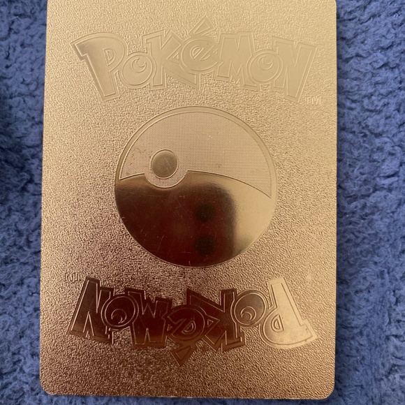 Pokémon Card MewTwo Golden - Picture 2 of 2